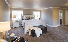 Beach Drive Suites